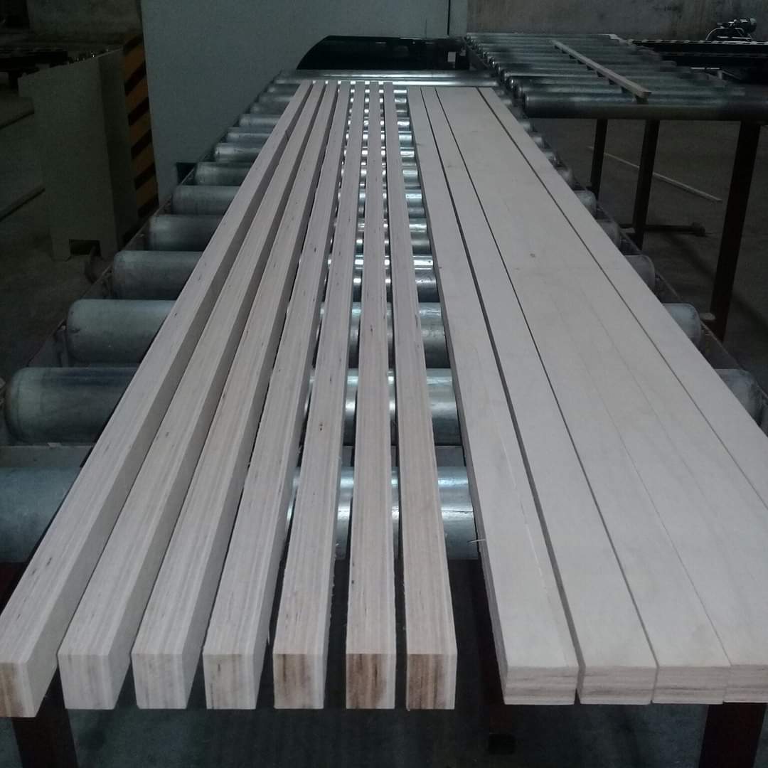 Gỗ LVL xẻ thanh 2440*45*40