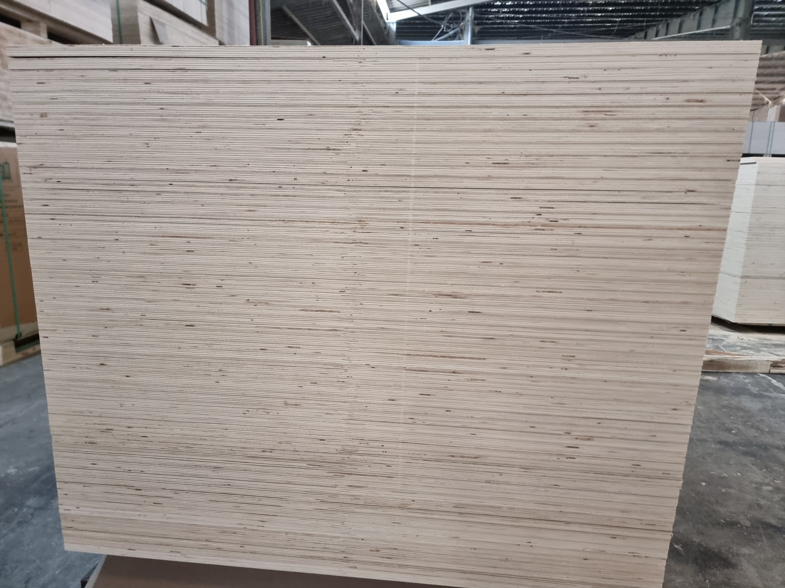 Gỗ mặt Okoume Plywood đạt tiêu chất lượng cao 2440*1220*18mm